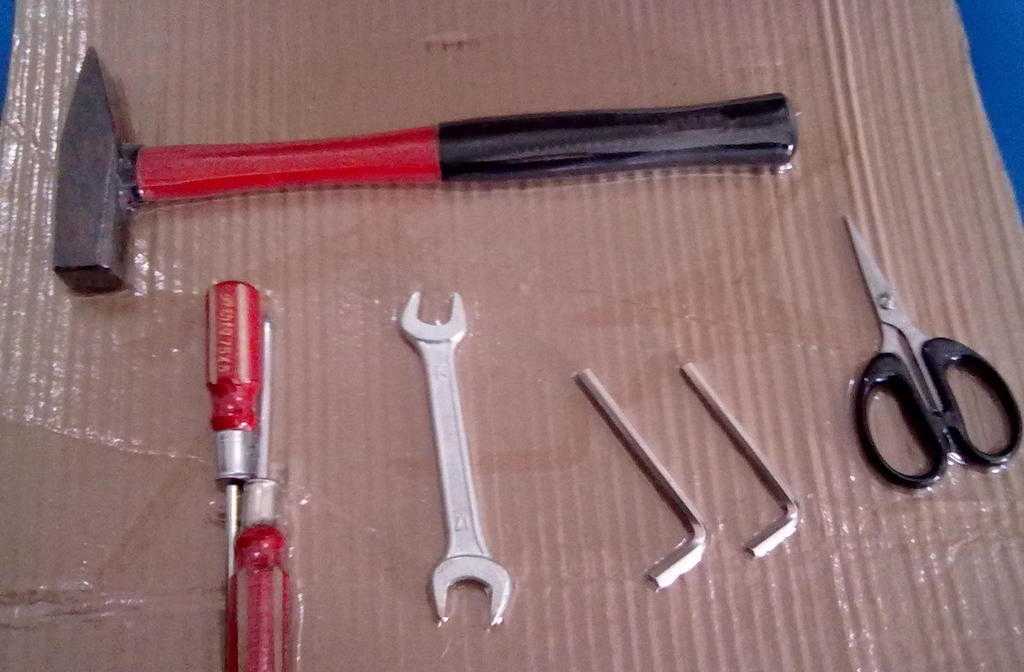 五金產(chǎn)品包裝機(jī)的革新與應(yīng)用 高效、環(huán)保的紙卡包裝方案